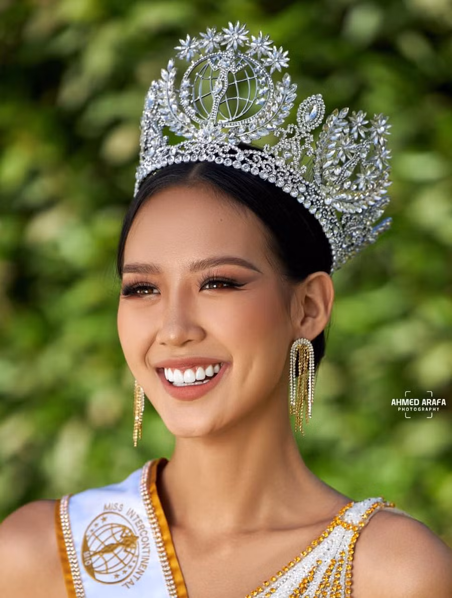 Chiếc vương miện Hoa hậu Liên lục địa đầu tiên của Việt Nam.