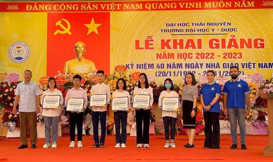Trường Đại học Y - Dược (ĐH Thái Nguyên) khai giảng năm học 2022-2023.