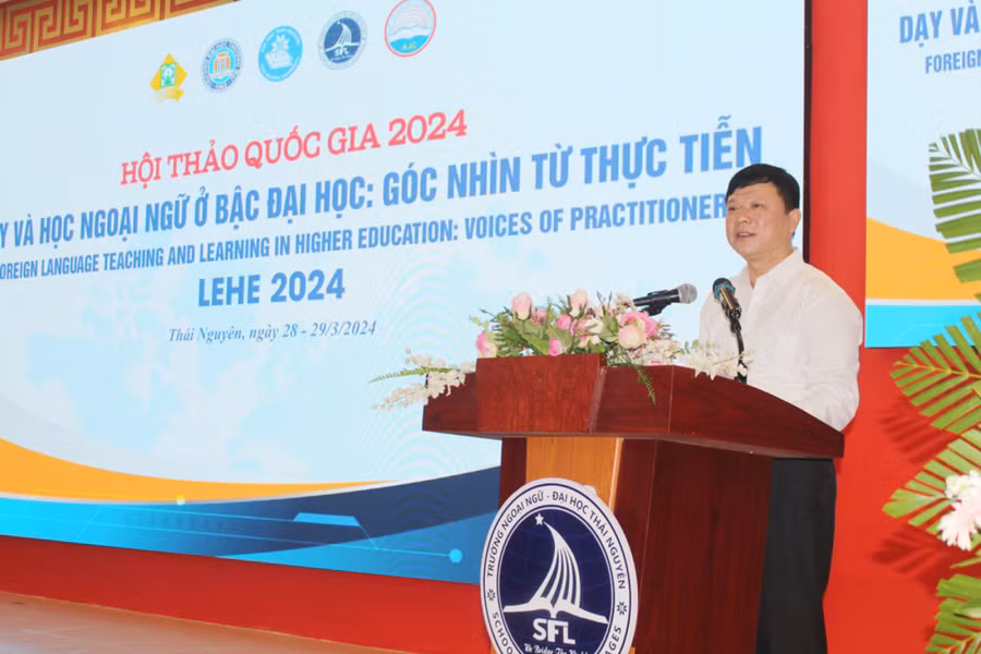 PGS.TS Hoàng Văn Hùng, Giám đốc Đại học Thái Nguyên phát biểu tại hội thảo.