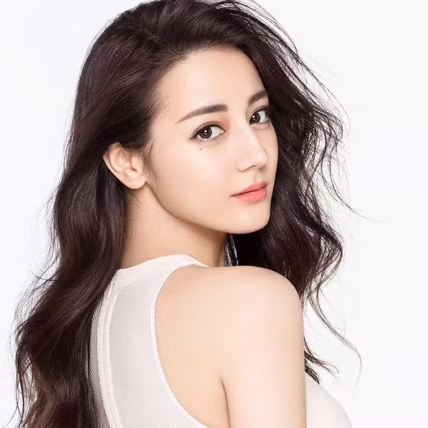 Địch Lệ Nhiệt Ba dẫn đầu top nghệ sỹ bị bàn tán tiêu cực trên Douban ảnh 7 Địch Lệ Nhiệt Ba dẫn đầu top nghệ sỹ bị bàn tán tiêu cực và lượng người đánh giá trên Douban cao nhất 4 năm liên tiếp ảnh 6
