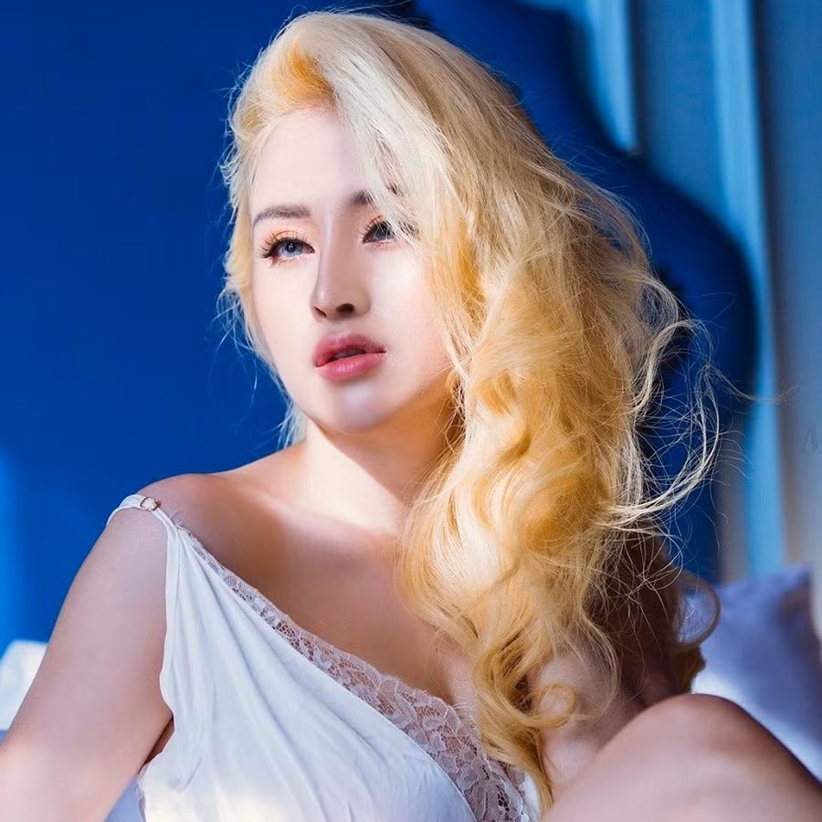 Giật mình số lần sửa mũi trong 6 năm của Bà Tưng Huyền Anh ảnh 8