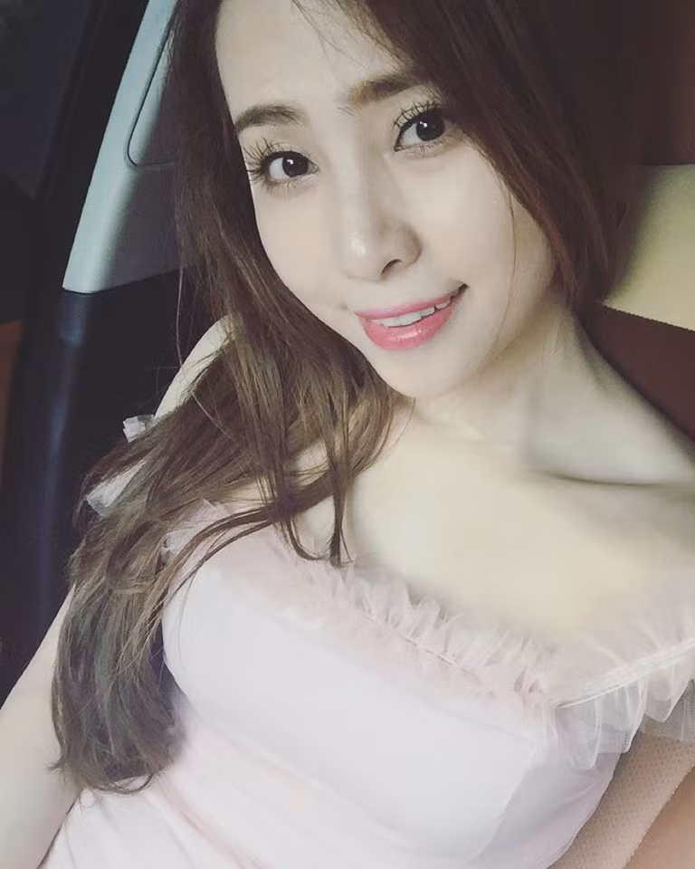 Lý do bất ngờ nhân vật Nhã “Về nhà đi con” để lông mi chân nhện ảnh 7