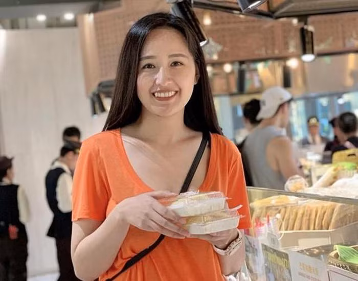 Cận cảnh nhan sắc hội bạn thân của Hoa hậu Mai Phương Thúy ảnh 3