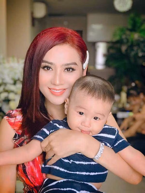 khoe hinh con lon phong phao, lam khanh chi tiet lo dieu bi mat nhung voi xoa di - 6