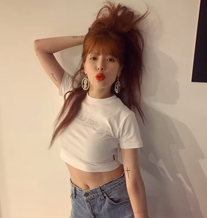 Xem Instagram của 5 mỹ nhân K-pop này để mặc đẹp mọi lúc mọi nơi ảnh 5 Chăm chỉ lướt Instagram của 5 mỹ nhân K-pop, bạn sẽ học được khối cách diện đồ hè sành điệu