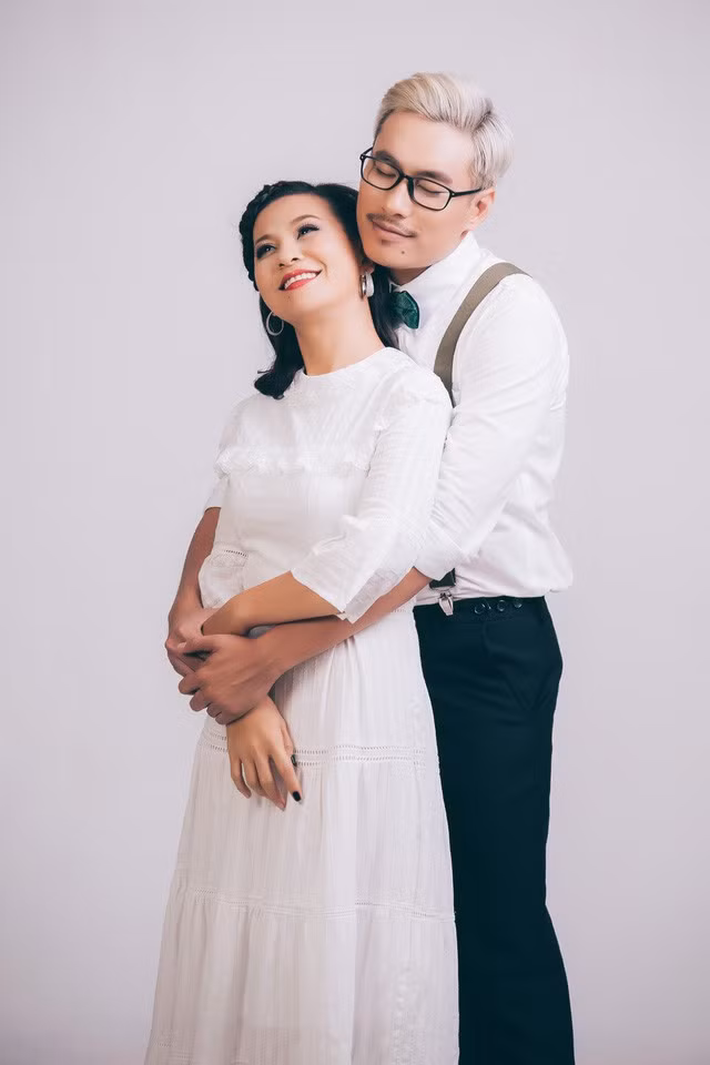 Tui yêu bà đến khi nào bà chết, tui lo mồ yên mả đẹp. Thằng Bom lập gia đình đàng hoàng thì tui mới lấy vợ khác nếu thích”, Kiều Minh Tuấn nói với Cát Phượng.