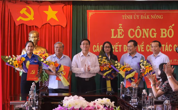 Hà Nội, TP.HCM và 10 tỉnh, thành bổ nhiệm nhiều nhân sự mới