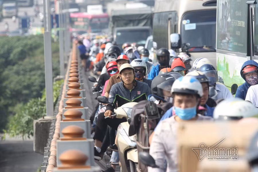 tai nạn,tai nạn giao thông,tai nạn liên hoàn,cầu Thanh Trì,Hà Nội