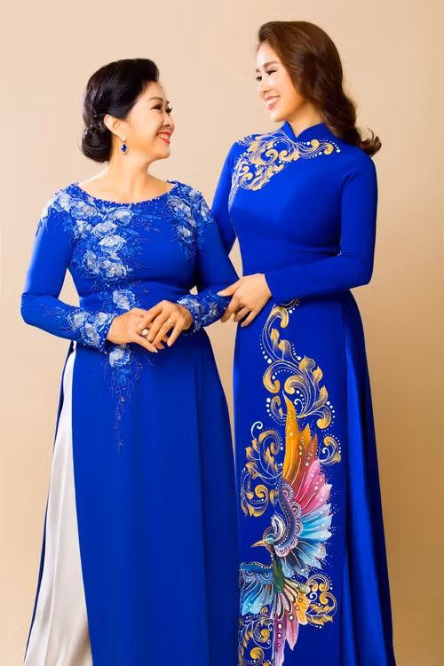 Mang danh mĩ nhân showbiz nhưng Hà Tăng, Tú Anh, Đan Lê, Lê Phương... vẫn bị dìm hàng khi đứng cạnh mẹ ruột - Ảnh 13. Mang danh mĩ nhân showbiz nhưng Hà Tăng, Tú Anh, Đan Lê, Lê Phương... vẫn bị dìm hàng khi đứng cạnh mẹ ruột - Ảnh 13.