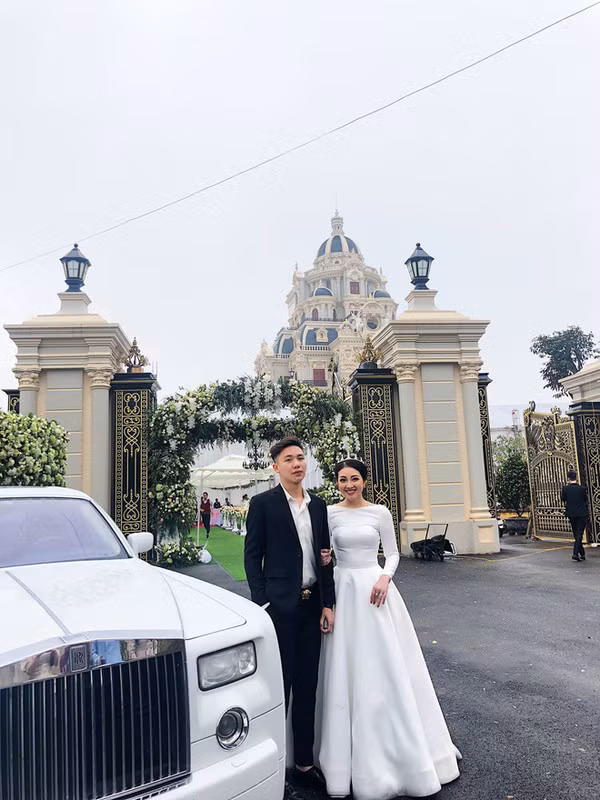 Nhan sắc đáng ngưỡng mộ của mẹ cô dâu trong đám cưới "khủng" tại Nam Định ảnh 1 Đám cưới khủng của cặp đôi Nam Định được chia sẻ lên mạng xã hội