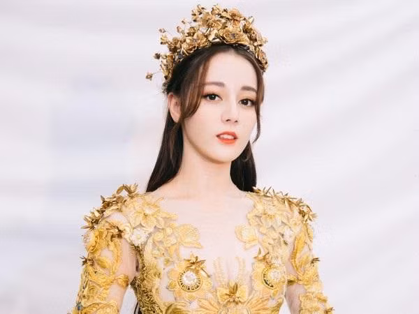 Không phải Dương Mịch, Triệu Lệ Dĩnh, cô gái bất tài này mới là mỹ nhân nổi tiếng nhất Trung Quốc ảnh 5 khong phai duong mich, trieu le dinh, co gai bat tai nay la my nhan noi tieng nhat trung quoc - 5