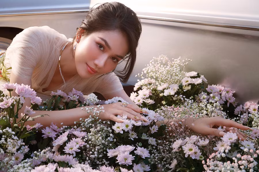 Á hậu Phương Anh đẹp không tỳ vết trước thềm Miss International