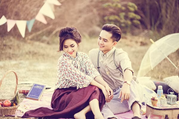 Tú Vi - Văn Anh trao nhau 
