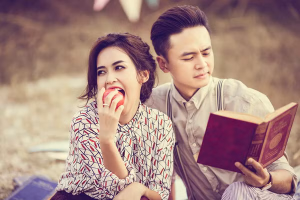 Tú Vi - Văn Anh trao nhau Tú Vi - Văn Anh trao nhau