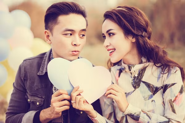 Tú Vi - Văn Anh trao nhau Tú Vi - Văn Anh trao nhau