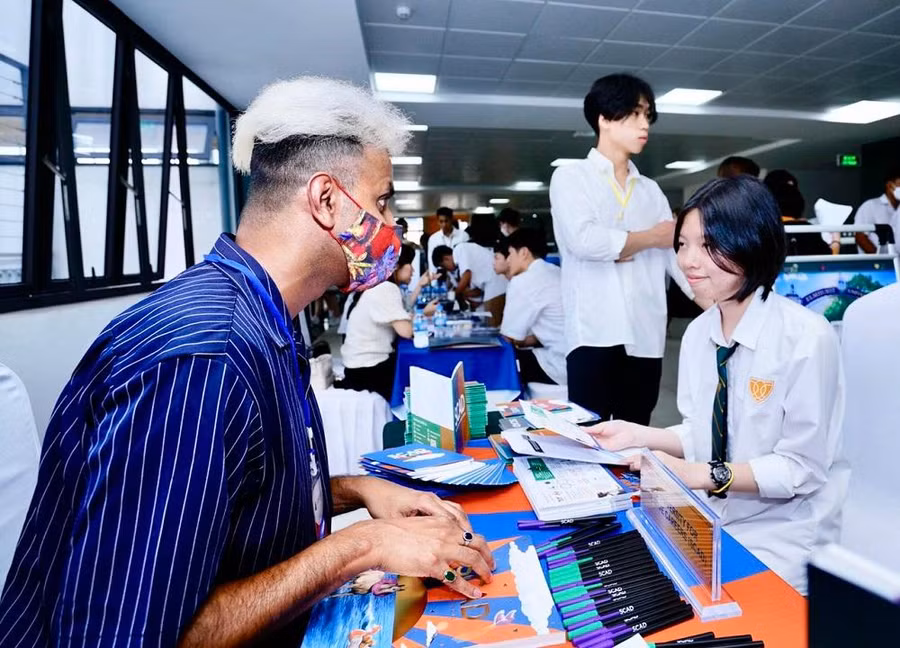 Triển lãm du học mùa thu năm 2022 thu hút nhiều học sinh, sinh viên tham dự.