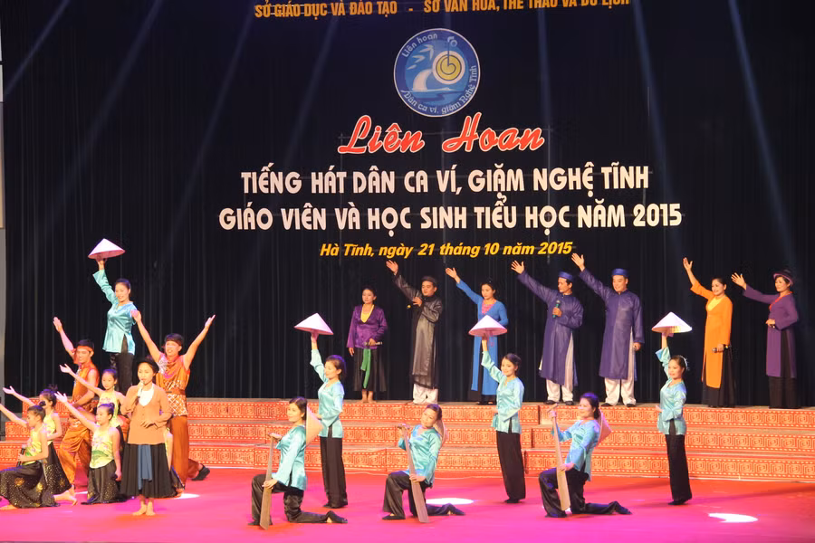 Hà Tĩnh: Liên hoan Tiếng hát dân cac ví, giặm giáo viên và học sinh tiểu học