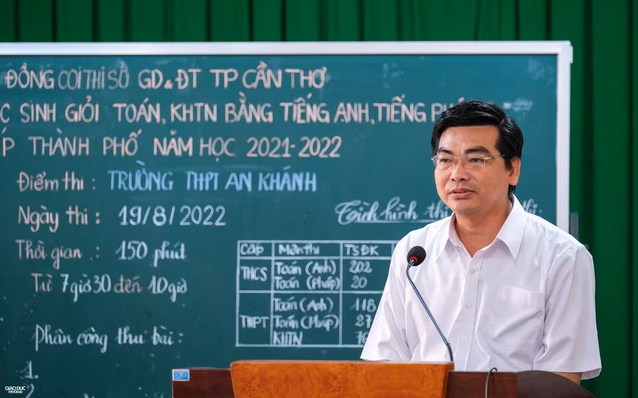 Ông Trần Thanh Bình, Giám đốc Sở GD&ĐT TP Cần Thơ phát biểu tại Kỳ thi chọn học sinh giỏi Toán, KHTN bằng Tiếng Anh, Tiếng Pháp cấp thành phố năm học 2021-2022 Ông Trần Thanh Bình, Giám đốc Sở GD&ĐT TP Cần Thơ phát biểu tại Kỳ thi chọn học sinh giỏi Toán, KHTN bằng Tiếng Anh, Tiếng Pháp cấp thành phố năm học 2021-2022