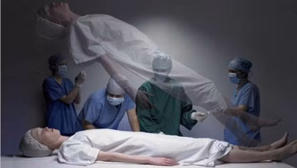 Nam bác sĩ bị sét đánh kể lại điều nhìn thấy khi cận kề cái chết-1