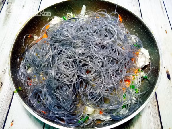 Miến xào tôm cực ngon, ăn nhiều vẫn không lo béo