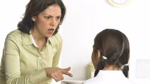 Hỡi các ông bố bà mẹ, bạn đang hành xử vì con hay vì mình? - Ảnh 2.