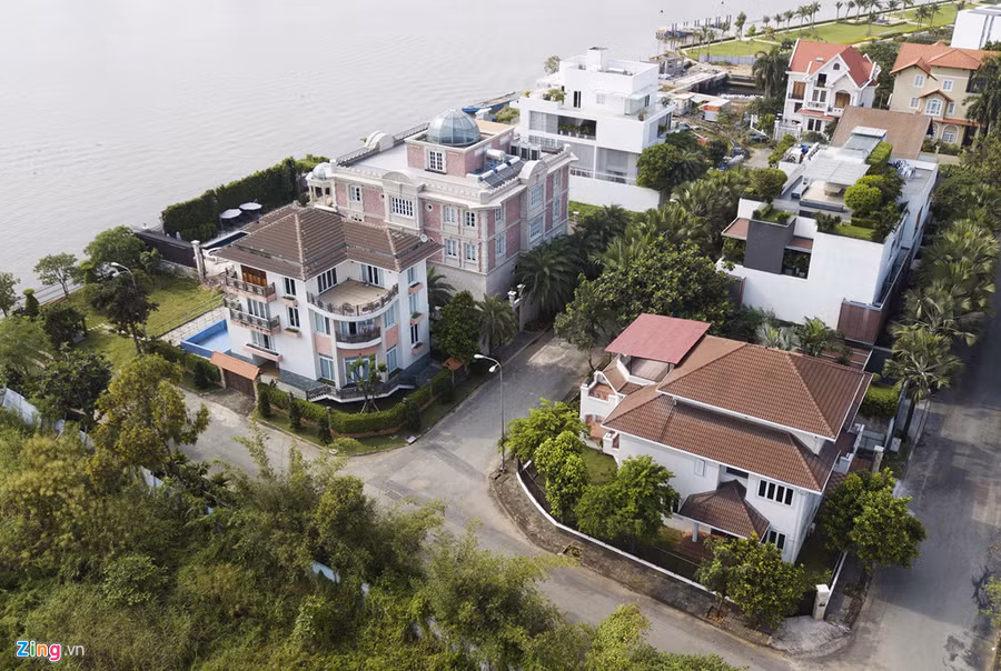 Loạt biệt thự đắt đỏ tại Thảo Điền, có cả cơ ngơi của “ông trùm hàng hiệu” Jonathan Hạnh Nguyễn ảnh 4 Co ngoi nha Jonathan Hanh Nguyen va loat biet thu dat do tai Thao Dien hinh anh 4