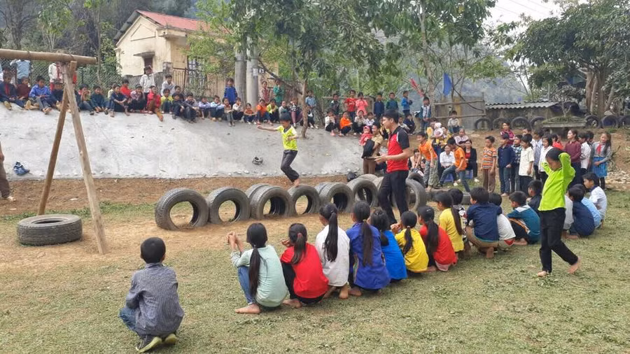 Tăng cường tiếng Việt trong các giờ hoạt động ngoại khóa. Ảnh: Thanh Long