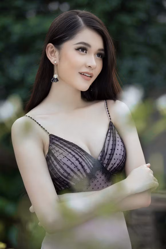 Cùng với những thay đổi tích cực đó, Thuỳ Dung vẫn giữ tính cách hoà đồng và lối sống giản dị.