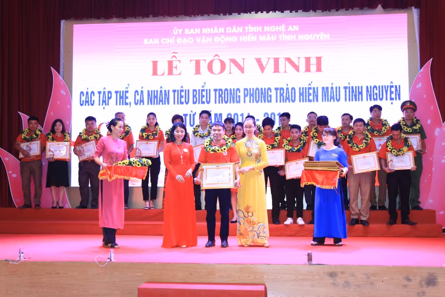 Lễ tôn vinh nhằm ghi nhận, tri ân và lan tỏa thông điệp hiến máu tình nguyện