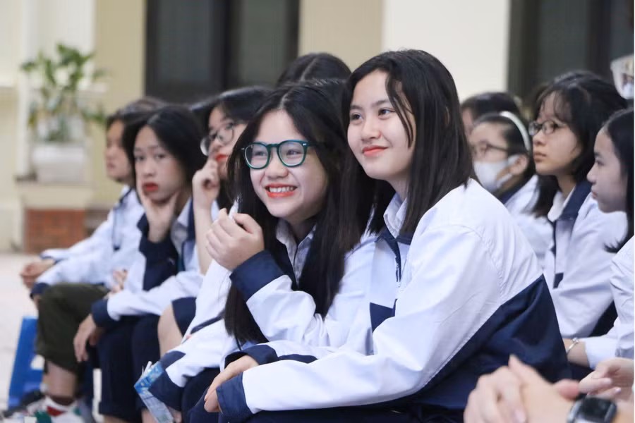 Theo các chuyên gia, khi thầy cô giáo có một sức khỏe tâm thần tốt thì sẽ tạo ra thế hệ học sinh hạnh phúc trong một trường học hạnh phúc.