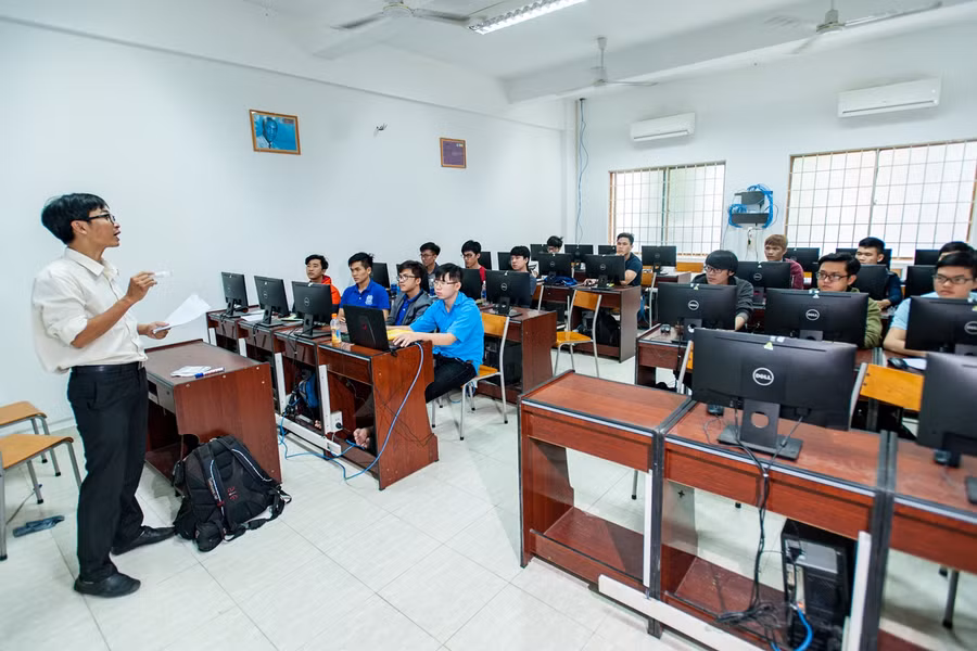 Đội ngũ giảng viên ngành CNTT buộc phải thay đổi, chuẩn hóa để đáp ứng những thay đổi của cuộc CMCN 4.0