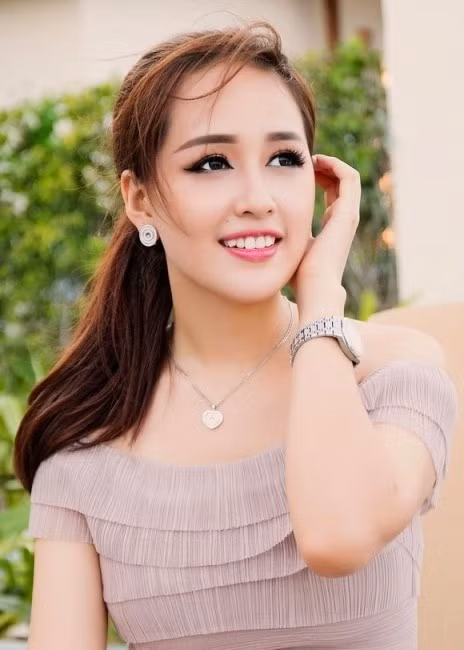 Các nàng hậu Việt sau khi từ bỏ răng khểnh, nhan sắc sẽ đi về đâu?