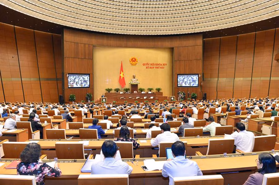 Quốc hội họp phiên toàn thể nghe trình bày báo cáo và biểu quyết thông qua Nghị quyết phát triển KT-XH năm 2019