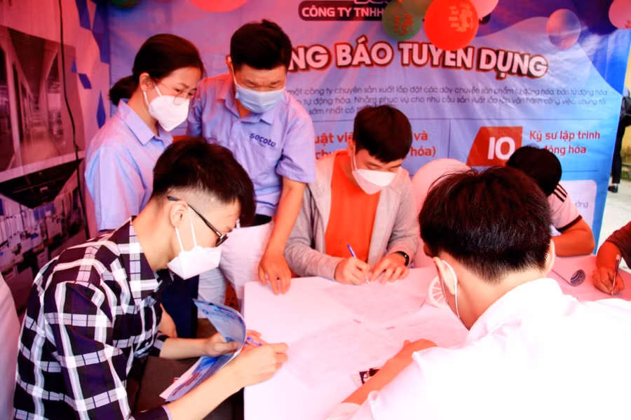 Sinh viên đăng ký công việc phù hợp với ngành nghề đã học.