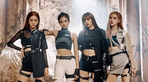 10 phong cách thời trang những năm 70 đang ‘hung hãn’ tấn công Kpop năm 2019 ảnh 40