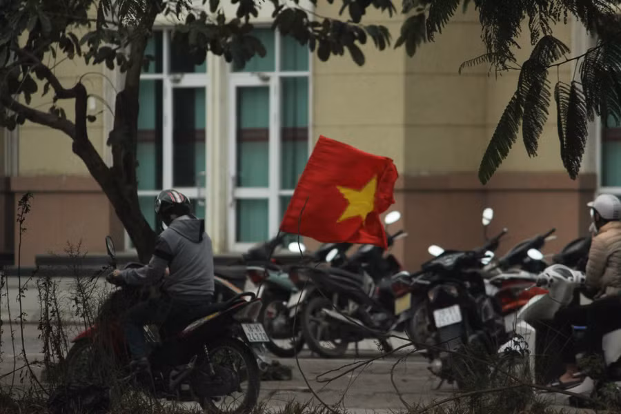 ... tất cả hướng về trận cầu được mong đợi nhất lúc 19h30 hôm nay.