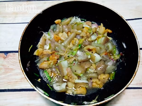 Da heo kho tóp mỡ giản dị mà trôi cơm đến không ngờ