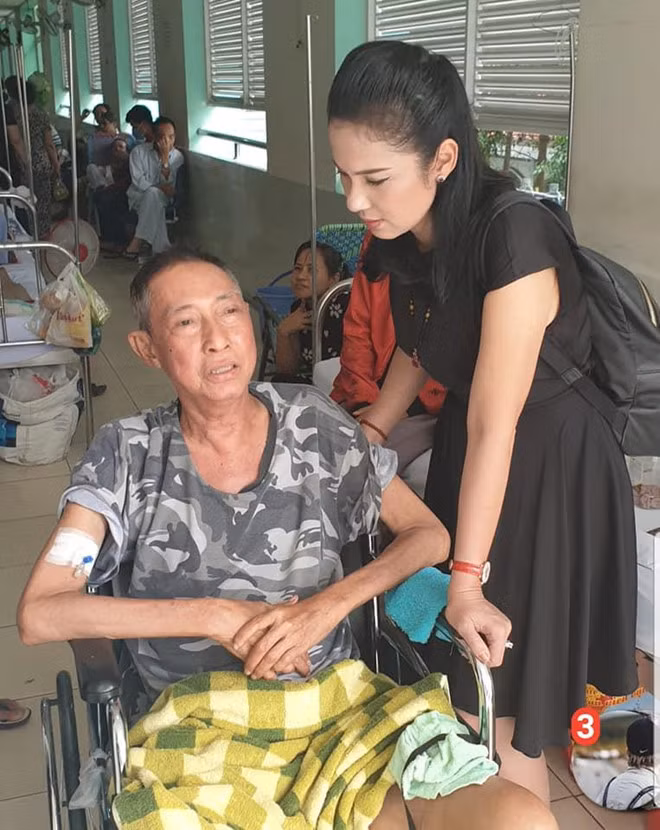 Nghe si Le Binh: 