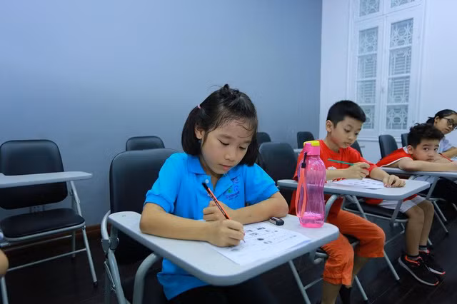 Thạc sĩ ĐH Harvard: "Muốn con thành công, hãy cho con học viết"