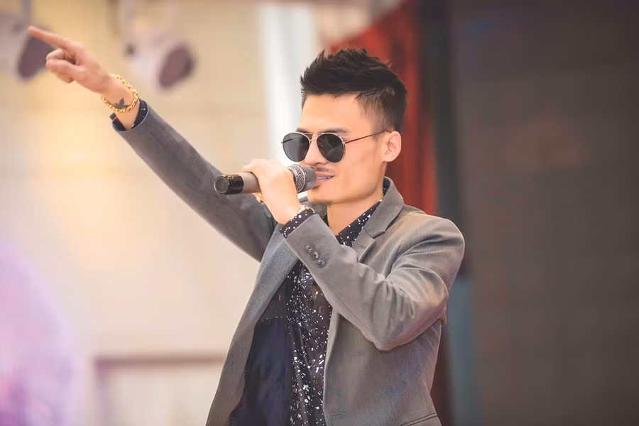 Một câu hỏi đặt ra lúc này là những ca khúc nhạc chế đang tràn lan trên internet hiện nay đã có được sự đồng ý của nhạc sĩ sáng tác ca khúc hay chưa