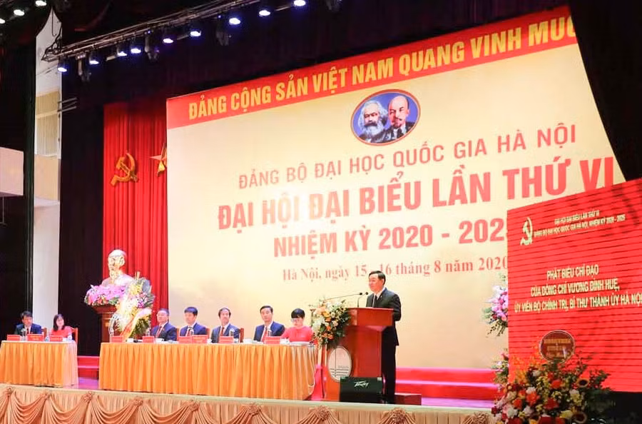 Bí thư Thành ủy Hà Nội Vương Đình Huệ phát biểu chỉ đạo Đại hội