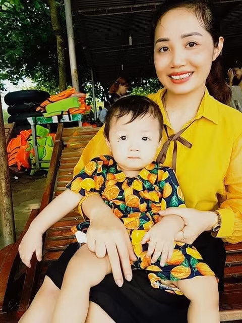 Cháu Gia Bảo và mẹ. Ảnh: CACC