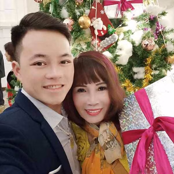 ngoai "dao keo", co dau 62 tuoi cao bang mac "tuoi" hon tuoi de hop voi chong tre - 1
