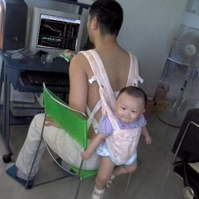 Khi bố đóng bỉm cho con ảnh 5 Soái bố đảm việc nước, giỏi việc nhà.