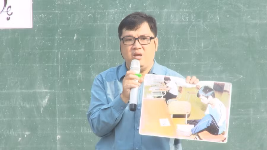 Thầy Trần Tuấn Anh giới thiêụ những mẫu chuyện thực tế về lòng biết ơn với học sinh Thầy Trần Tuấn Anh giới thiêụ những mẫu chuyện thực tế về lòng biết ơn với học sinh