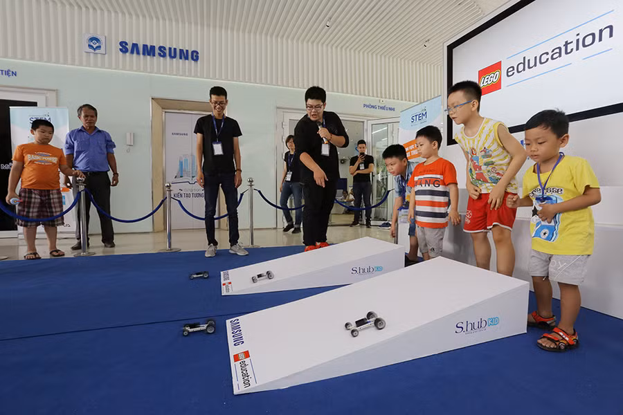 Học sinh Đà Nẵng hứng thú cùng các hoạt động giáo dục STEM.