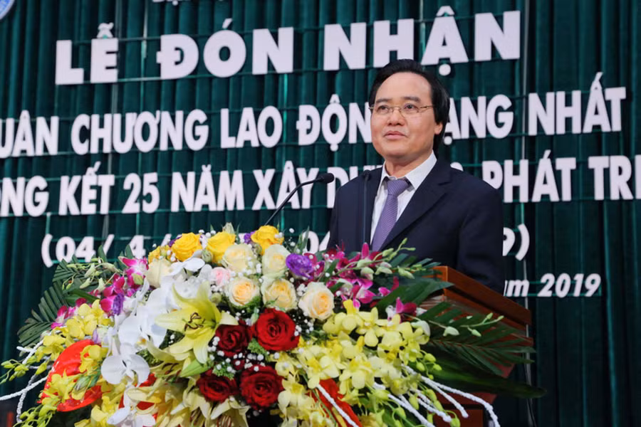 Bộ trưởng Phùng Xuân Nhạ phát biểu giao nhiệm vụ cho ĐH Thái Nguyên