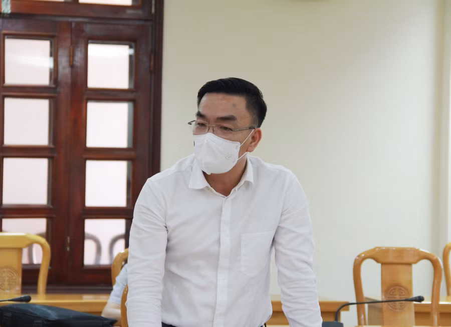 Ông Nguyễn Lương Tâm, Phó giám đốc Sở Y tế Hà Tĩnh cũng đưa ra ý kiến, không cần thiết phải xét nghiệm cho các cán bộ trước ngày diễn ra kỳ thi.