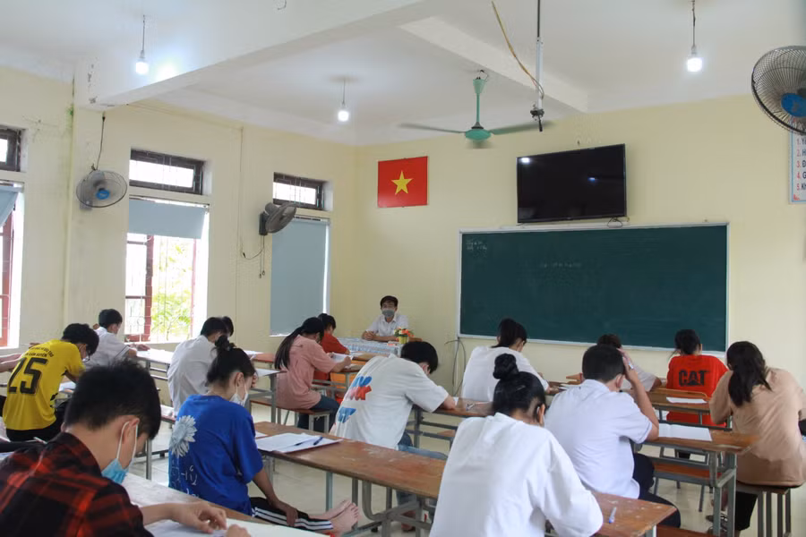 Trước khi chính thức vào kỳ thi, các trường nhiều lần tổ chức thi thử cho học sinh lớp 9.