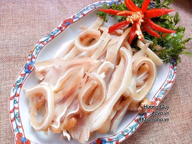 cach lam nom hoa chuoi tai heo gion ngon, tuoi mat ca nha deu me - 2